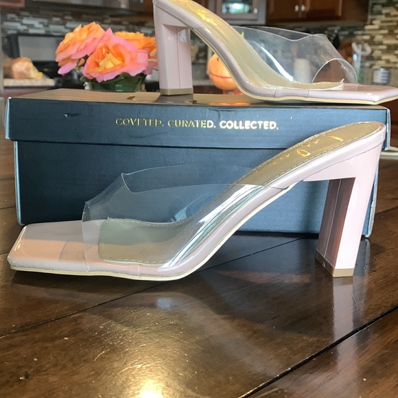 Heels - Picture 2 of 4